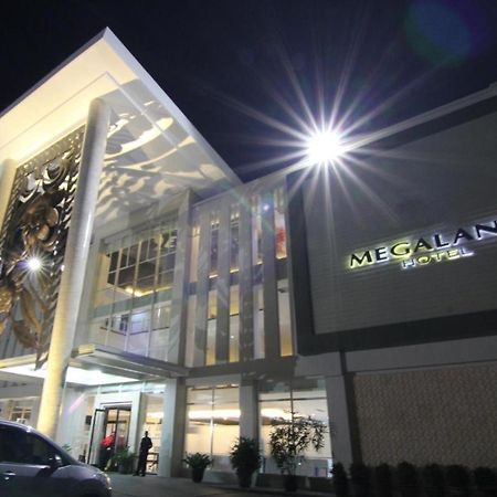 Megaland Hotel Solo Dış mekan fotoğraf