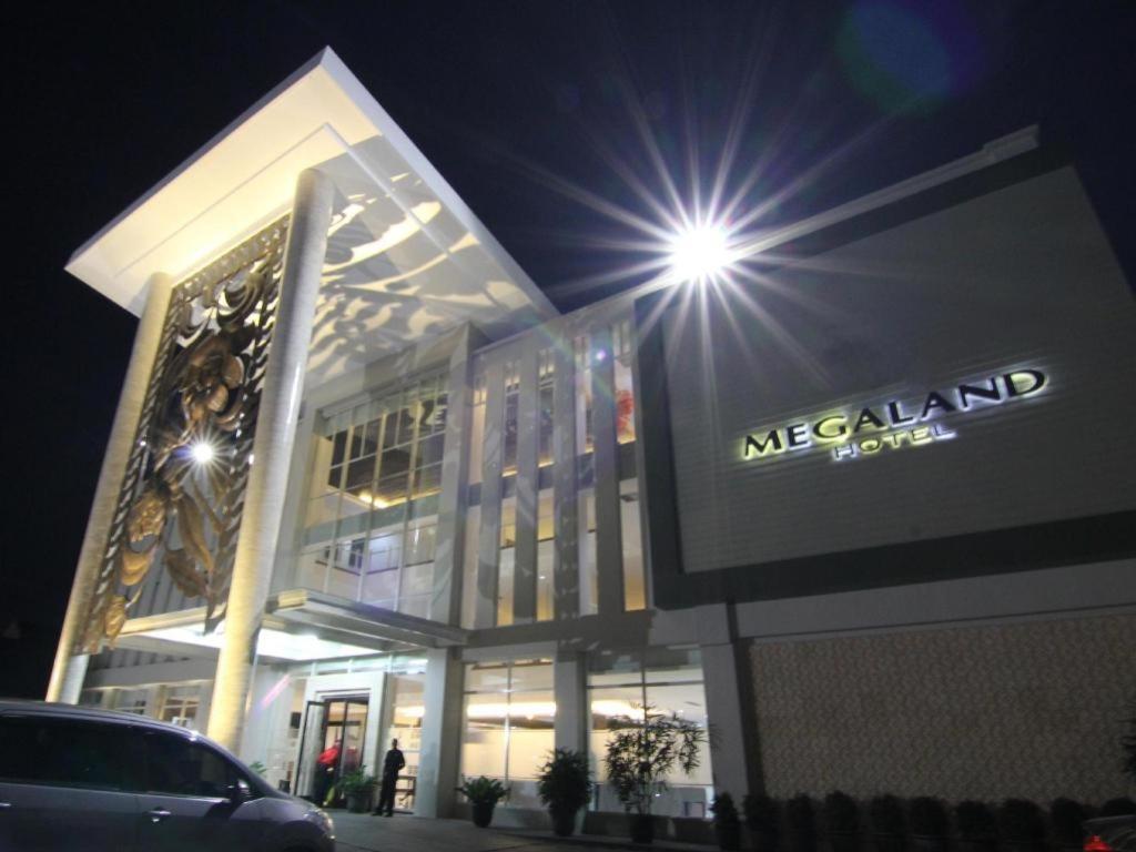 Megaland Hotel Solo Dış mekan fotoğraf