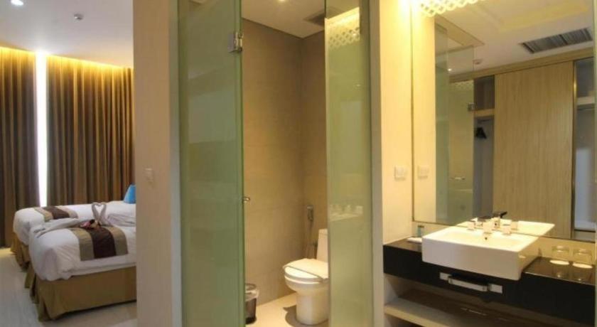 Megaland Hotel Solo Dış mekan fotoğraf